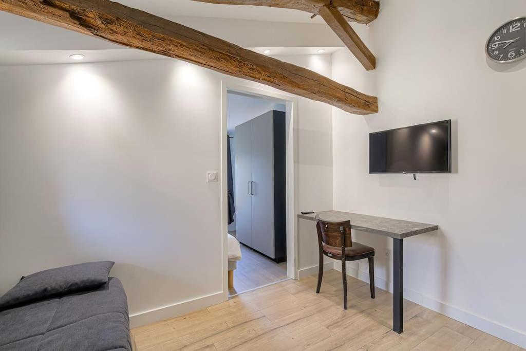 Le Francfort - Les Appartements De L'Olivier Loyettes Exterior photo