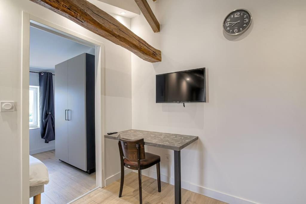 Le Francfort - Les Appartements De L'Olivier Loyettes Exterior photo